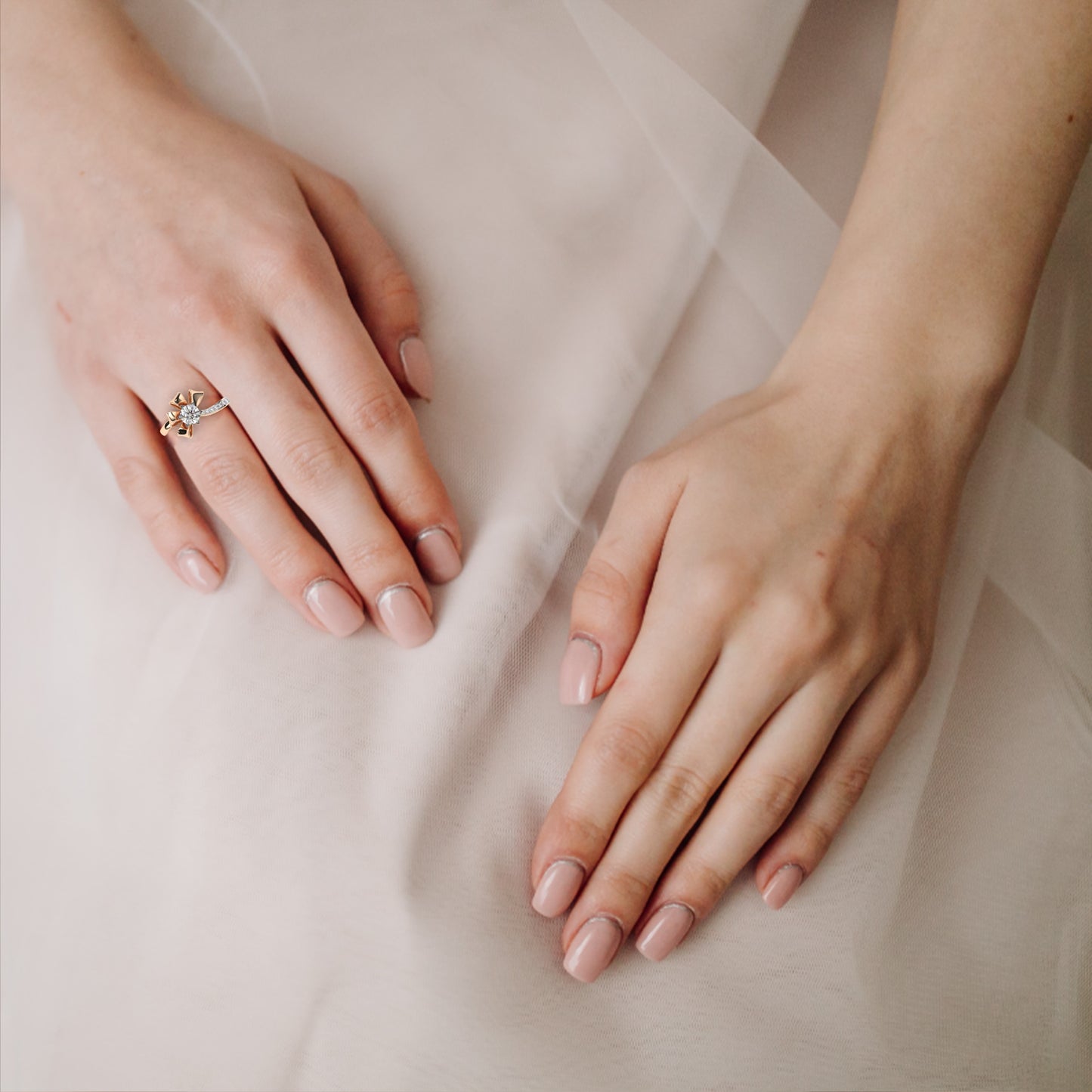 bague en diamant avec boucle brillante